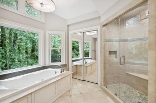 1011 Byrnwyck Rd, Atlanta GA  30319-1665 exterior
