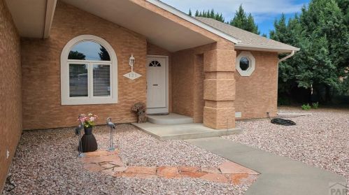 121 Brewer Dr, Pueblo, CO 81007-3640