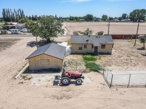 445 Simmons Rd, Turlock CA  95380-9786 exterior
