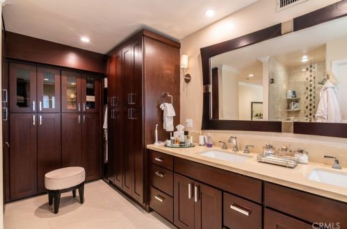 3217 Dora Verdugo Dr, Glendale CA  91208-1756 exterior