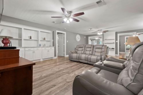 333 Woolridge Dr, Conroe TX  77301-6230 exterior
