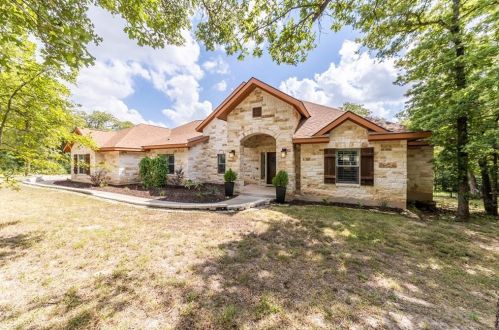 345 Arbors Cir, Webberville, TX 78621-5623