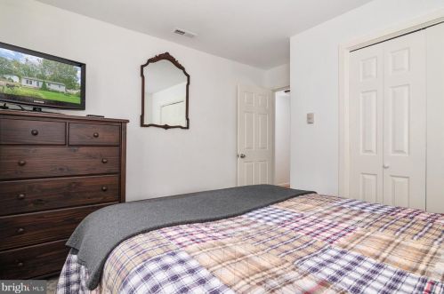 4935 Chestnut St, Shady Side MD 20764-9661 exterior