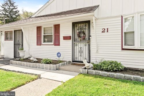 21 Theresa St, Trenton, NJ 08618-1505