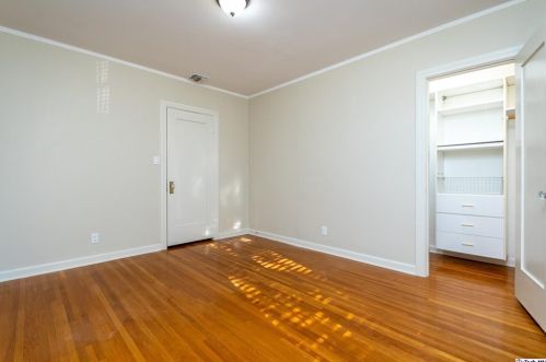 1357 Moncado Dr, Glendale CA  91207-1831 exterior