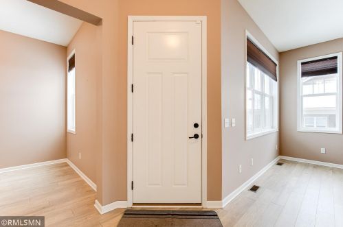 9169 Compass Pointe Rd, Saint Paul MN  55129 exterior
