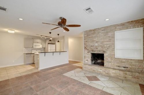 2302 Barton Skwy, Austin TX  78704-4704 exterior