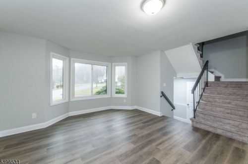 142 Nottingham Sq, Hackettstown NJ  07840-4236 exterior