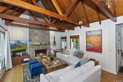 153 Grass Valley Rd, Lake Arrowhead, CA