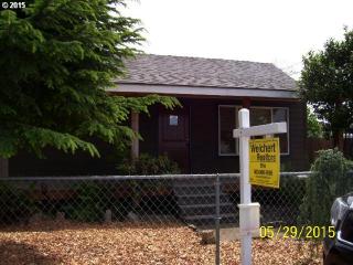 8308 Hawthorne Blvd, Portland, OR 97216-1349