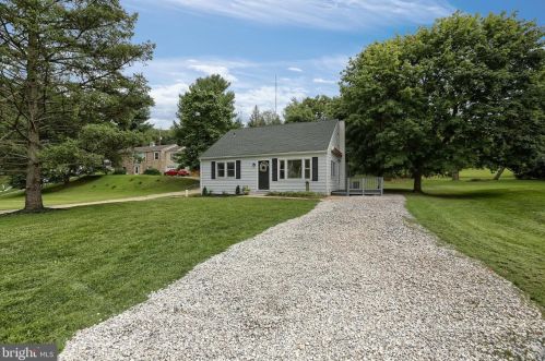 1764 Druck Valley Rd, York, PA 17406-2422