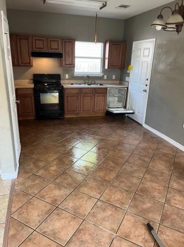 4511 Blue Meadow Dr, Austin TX  78744-5247 exterior