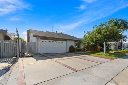 3202 Deegan Dr, Santa Ana, CA 92704-6615