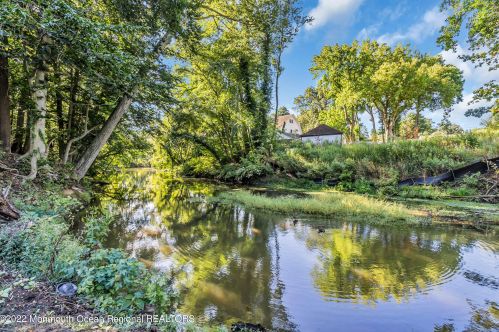 718 Grassmere Ave, Tinton Falls NJ  07712-4333 exterior