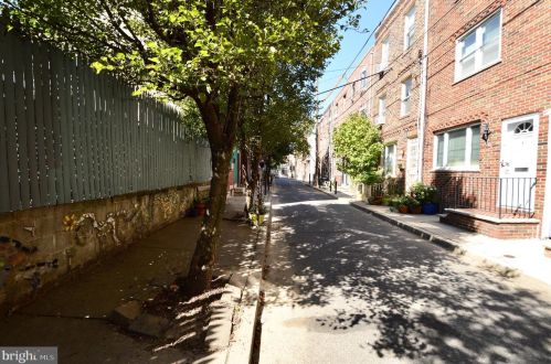 826 League St, Philadelphia, PA 19147-4715