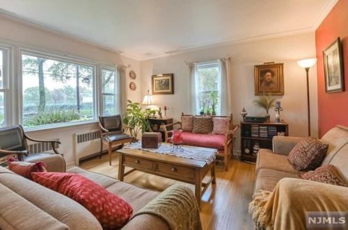 44 Radburn Rd, Ridgewood, NJ 07452-3417
