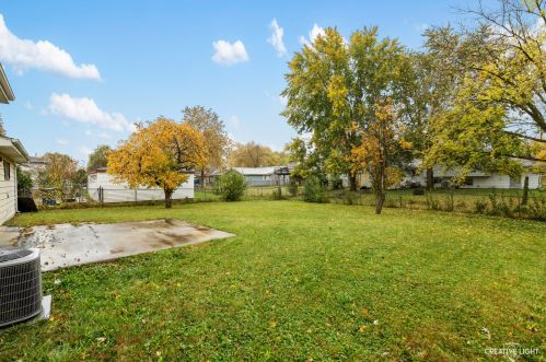 6871 Chestnut St, Hanover Park, IL 60133-3402