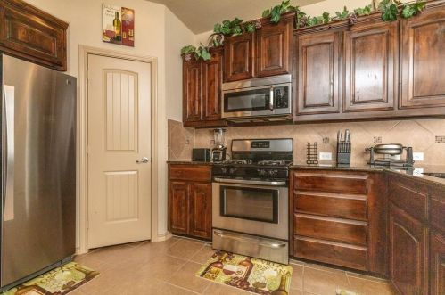 1824 Kachina Lodge Rd, Fort Worth TX  76131-2403 exterior