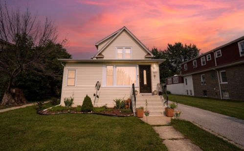 3827 East Ave, Forest View IL  60402-4037 exterior