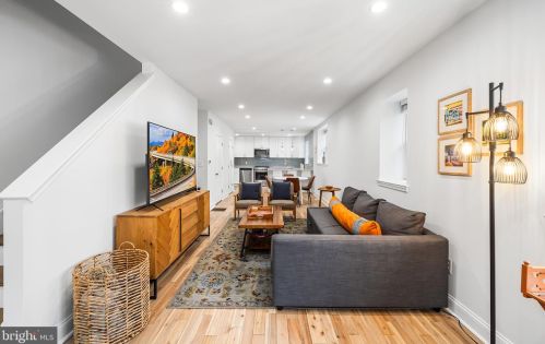 1007 Mckean St, Philadelphia, PA 19148-2352