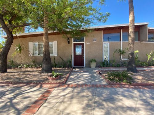 595 Racquet Club Rd, Palm Springs, CA 92262-2255