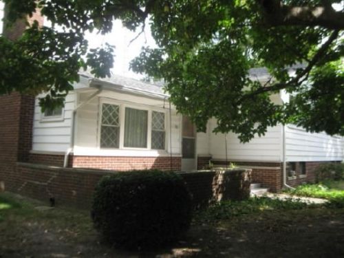 206 Illinois St, Arthur, IL 61911-1227