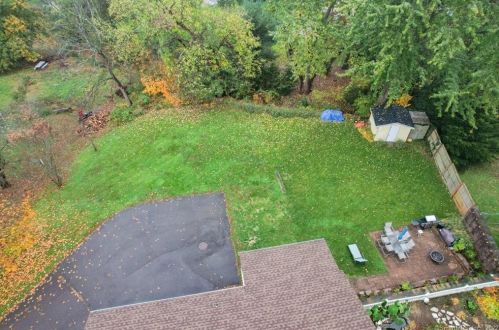 39 Maryland Dr, Middlefield CT  06455-1005 exterior