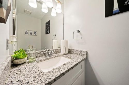 3524 Ashley Station Dr, Marietta GA  30008-6080 exterior