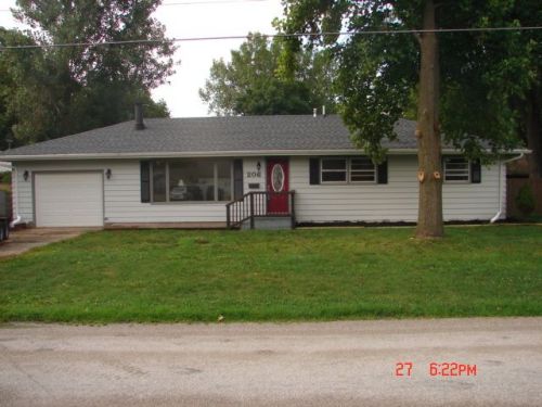 206 Overton St, Tuscola, IL 61953-1251