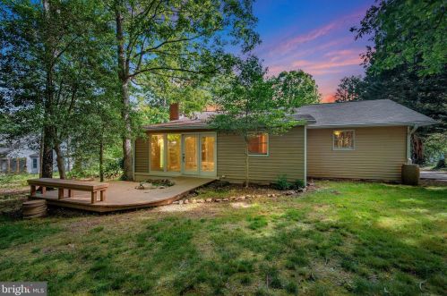 146 Jefferson Ave, Locust Grove, VA 22508-5210