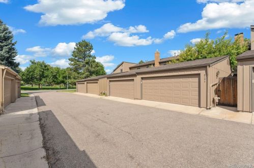 8107 Phillips Cir, Englewood CO 80112-3254 exterior