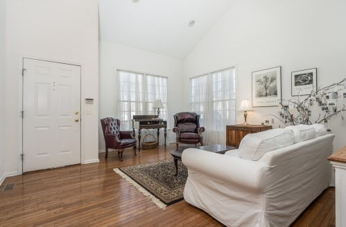 70 Westgate Dr, Annandale, NJ 08801-1654