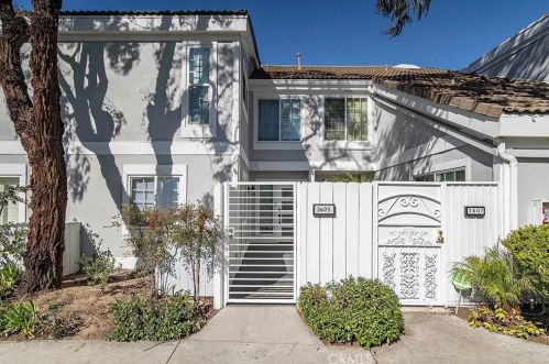 3605 Windspun Dr, Huntington Beach CA  92649-2016 exterior