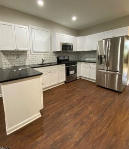 160 19th Ave, Irvington, NJ 07111-4458