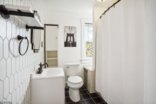 25 Princeton St, Maplewood NJ  07040-3527 exterior