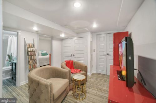 7500 16 Ave, Silver Spring MD 20912-7040 exterior