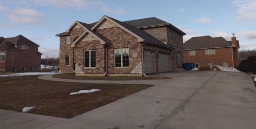 24376 Newport Dr, Crete, IL 60417-2634