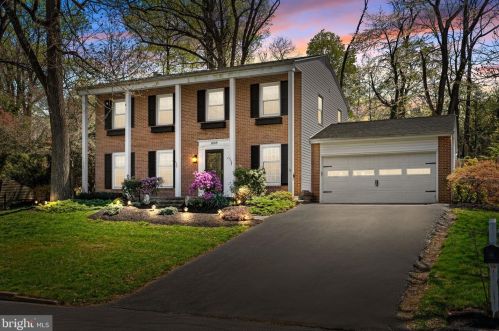 1009 Eric Dr, Harrisburg, PA 17110-2808
