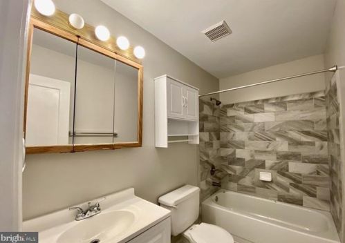 4645 Charlton Ct, Woodbridge VA  22193-3000 exterior