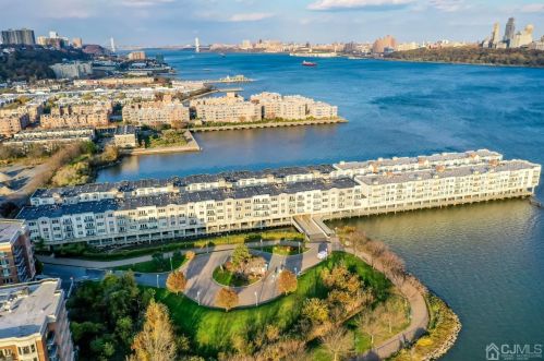 106 The Promenade, Edgewater NJ  07020-2103 exterior