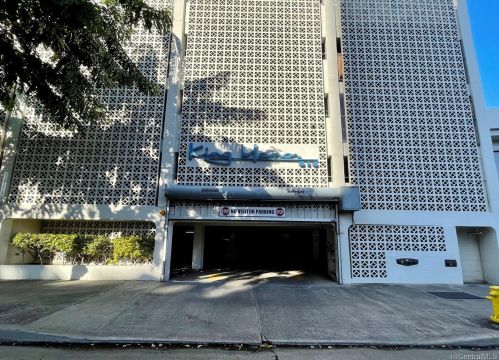 818 King St, Honolulu HI  96813-3003 exterior
