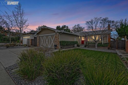 24913 Bland St, Hayward, CA 94541-6908