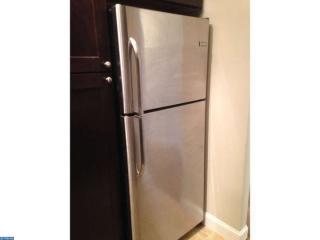 390 Monastery Ave, Philadelphia PA  19128-4838 exterior