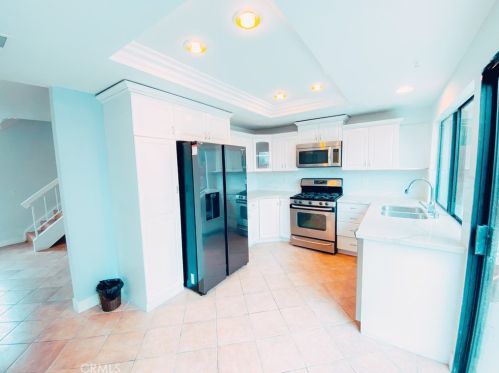 1053 Lamark Ln, Anaheim CA  92802-3404 exterior