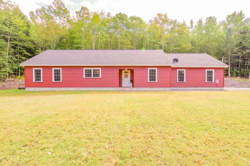 78 Manchester Woods Rd, Manchester, ME 04351-3545