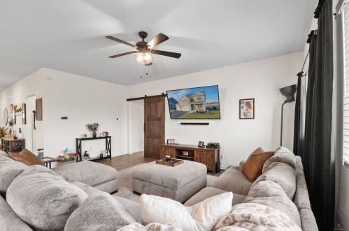 542 Colchester Dr, Oswego IL  60543-5208 exterior