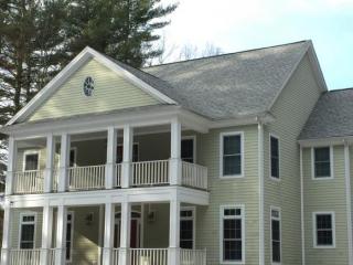 27 Old Milford Rd, Amherst, NH 03031-3072