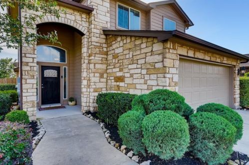 221 Purple Martin Ave, Uhland TX  78640-9202 exterior