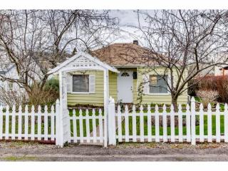 85 2nd St, Lowell, OR 97452-9603