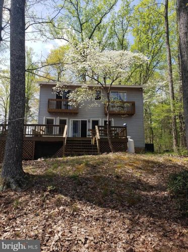 251 Bake House Lndg, Tappahannock, VA 22560-5517